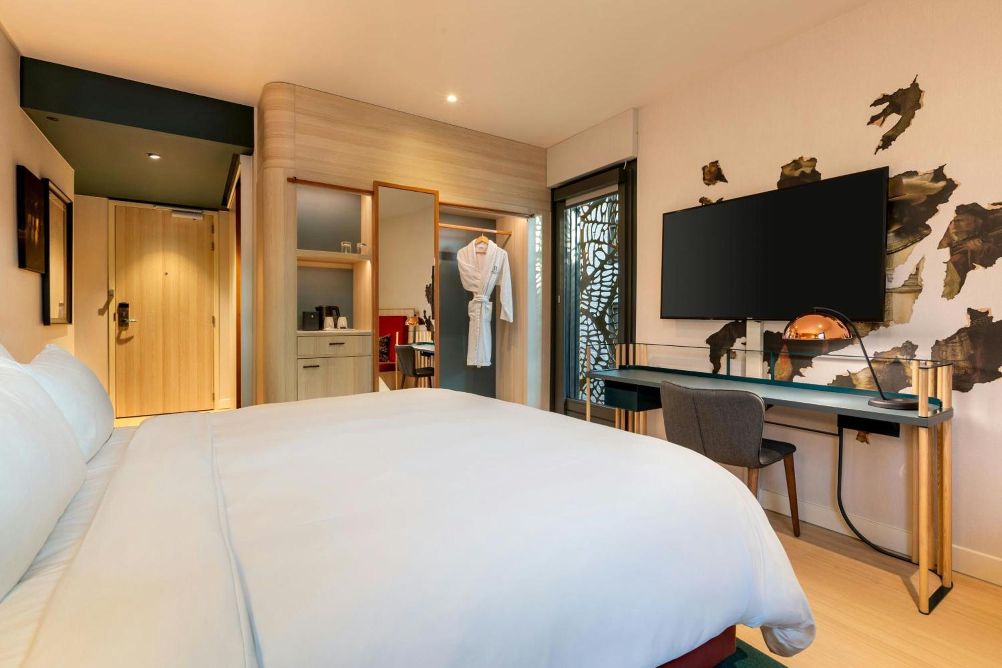 Renaissance Amsterdam Hotel Kültér fotó Deluxe Room